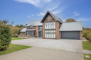 THE HAWTHORNS- click for photo gallery